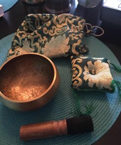 Tibetan Singing Bowl Set By YAK THERAPY- Hand Crafted Meditation, Chakra Healing Peace and Mindfulness Bowl with Mallet, Silk Cushion & Bag, 4.5 inch Bowl Made in Nepal includes Gift Ebook by Email 32 81Xfr11SIVL