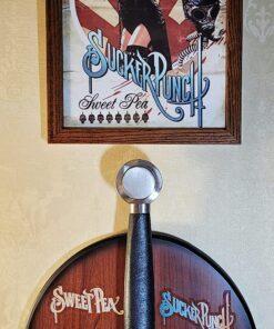 SZCO Supplies Universal Crest Sword Plaque Hanger W/Hardware, brown, One Size (210653) 24 81XuiU0DkUL