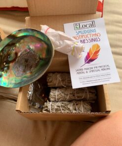 3 White Sage Smudge Gift Kit - Abalone Shell, Feather, Stand, Instructions & More - Smudging, Cleansing, Healing & Stress Relief Standard with Feather, Stand & Chakra Bracelet 31 81YIGbzrvEL