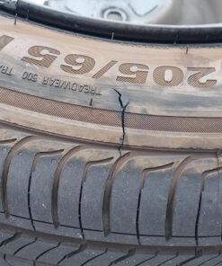 Slime 20088 Valve Tool, 4-Way, Plus Valve Cores for All Types of Tire 4-way Valve Tool 23 81YOP5vcZmL