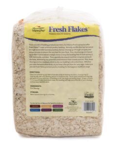 Alternative view of Manna Pro Fresh Flakes | Chicken Coop Bedding | Pine Shavings for Chicken Bedding | 4 Cubic Feet - 1 Count (Pack of 1)