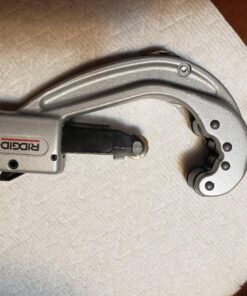 RIDGID 31642 Model 152 Quick-Acting Tubing Cutter, 1/4-inch to 2-5/8-inch Tube Cutter 29 81YnZ9gm01L