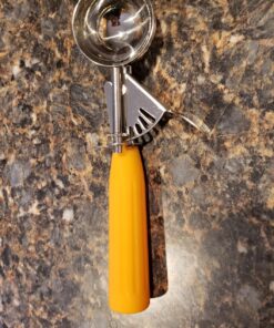 Good Living Ice Cream Scoop, Disher with Trigger Lever and Comfort Grip Handle, Colors Vary: 1 Pack 17 81YtELiNNXL