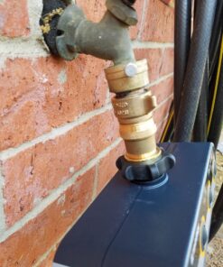 Camco Camper/RV Water Pressure Regulator | Protects RV Kitchen Small Appliances, Plumbing & Hoses | Reduces RV Water Pressure to Safe and Consistent 40-50 PSI | Drinking Water Safe (40055) 37 81ZNCcz0WL