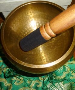 Tibetan Singing Bowl Set By YAK THERAPY- Hand Crafted Meditation, Chakra Healing Peace and Mindfulness Bowl with Mallet, Silk Cushion & Bag, 4.5 inch Bowl Made in Nepal includes Gift Ebook by Email 42 81ZweZpwyxL