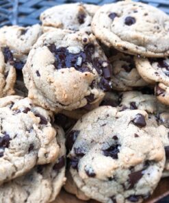 The Cookie Book: Decadent Bites for Every Occasion Paperback 46 81a aTAqgdL