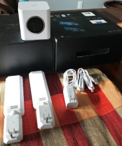 AmpliFi HD WiFi System by Ubiquiti Labs, Seamless Whole Home Wireless Internet Coverage, HD WiFi Router, 2 Mesh Points, 4 Gigabit Ethernet, 1 WAN Port, Ethernet Cable, Replaces Router & WiFi Extenders AmpliFi HD 32 81amFBr azL