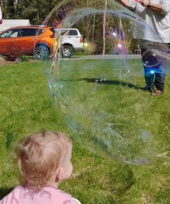 The Original Giant Bubble Wand Makes The World's Longest Bubbles, Over 36 feet Long, Includes 2.7 Gallons of Giant Bubble Solution, Non-Toxic Certified 32 81asmc6qOAL