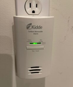 Kidde Carbon Monoxide Detector, Plug In Wall with AA Battery Backup, Test-Hush Button 39 81bB0Sp21tL