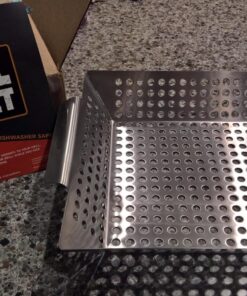 Grillaholics Grill Basket for Outdoor Grill - Durable Premium Stainless Steel Vegetable Grill Basket - XL Family Size BBQ Grill Basket - Perfect Grilling Accessories for Veggies, Fish, Shrimp & Kebabs 36 81bKBEspfL