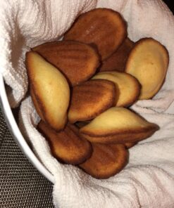 Bellemain Madeleine Pan | 12-Well Madeleine Mold Makes 12 Madeleine Cookies | Nonstick Tea Cake Pan for Madeleines, Cakelet Pan | Warp-Resistant Carbon Steel Madeline Pans (2-Pack) 50 81bpOWtJxTL