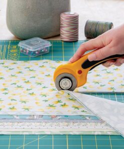 OLFA 45mm Ergonomic Rotary Cutter (RTY-2/DX) - Rotary Fabric Cutter w/ Blade Cover & Squeeze Trigger for Quilting, Sewing, Crafts, Replacement Blade: OLFA RB45-1H 34 81cYZKvdfBL