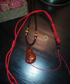 COOLSOME Women's Red Agate Fox Queen Pendant Necklace Grounding Stone Protection 43 81d15zaHVsL