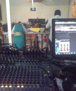 Tascam US-16x08 Rackmount USB Audio/MIDI Interface for Recording, Drum Recording, 8 XLR/8 1/4" Inputs, 8 Outputs, Control Software,Black 47 81d5L1j2wL