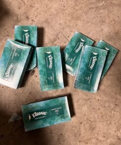 Kleenex Professional Facial Tissue for Business (21400), Flat Tissue Boxes, 36 Boxes / Case, 100 Tissues / Box, 3,600 Tissues / Case White 100 Count (Pack of 36) 39 81dddT5MEiL