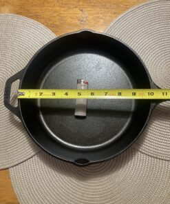 Lodge Cast Iron Skillet with Red Silicone Hot Handle Holder, 10.25-inch 40 81euGNRiA3L