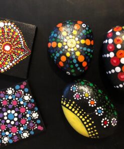 Castle Art Supplies 48 x 22ml Acrylic Paint Set | All-inclusive Set for Beginners, Adult Artists | Quality Intense Colors | Smooth to Use on Range of Surfaces | In Impressive Presentation Box 30 81fWckc2OtL