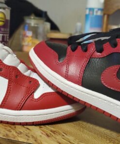 Angelus Collectors Edition Bulls Red Acrylic Leather Paint for Sneaker Customizing- Varsity red 1 Oz 9 81gCTS6SpdL
