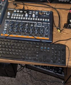 Hosa CMP-303 3.5 mm TS to 1/4" TS Mono Interconnect Cable, 3 feet, Speaker 3 Foot (Pack of 1) 6 81gkJ4hQoJL