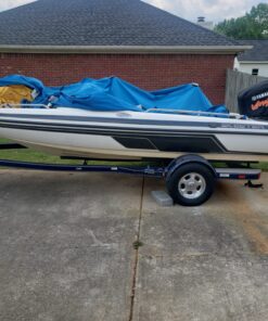 Boat Juice Boat Cleaning Kit - Exterior Boat Cleaner Water Spot Remover, Interior Boat Cleaner for Seats and Vinyl, 2 Microfiber Towels - Boat Cleaning and Detailing Supplies (Kit) 44 81h BaLTK2L