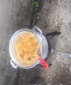 Bayou Classic SP10 High-Pressure Cooker - 14-in Single Propane Burner for Outdoor Cooking, Outdoor Stove - Crawfish Boiler, Home Brewing Burner, Maple Syrup Prep. Fits Large Boiling Pots and Fryers - Seafood Boil Pot. 38 81hKjG6T3pL