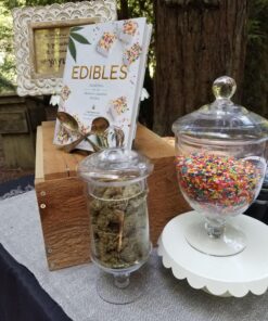 Edibles: Small Bites for the Modern Cannabis Kitchen Hardcover, Illustrated 35 81hnsXEJ2L