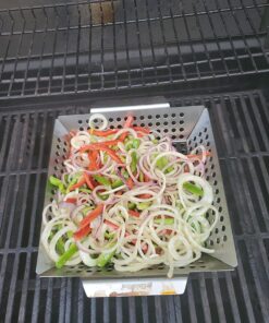 Grillaholics Grill Basket for Outdoor Grill - Durable Premium Stainless Steel Vegetable Grill Basket - XL Family Size BBQ Grill Basket - Perfect Grilling Accessories for Veggies, Fish, Shrimp & Kebabs 26 81hocg89jL