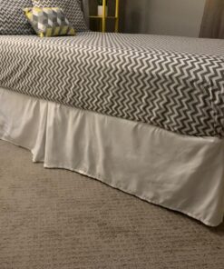 Amazon Basics Lightweight Pleated Bed Skirt, Full, Bright White 38 81i3hID9ibL