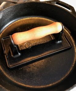 Victoria Rectangular Cast Iron Meat Press with a Wooden Handle, Preseasoned with Flaxseed Oil, Made in Colombia 8.3 x 4.4 Inch 30 81jAGP251sL