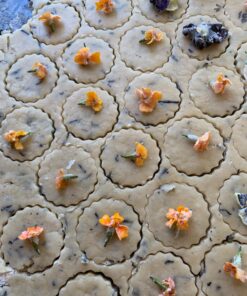 SurgeHai Fluted Cookie Cutters- Round Biscuit Cutters Set of 6 Pieces, Double Sided Fluted and Plain Edge Cookie Cutters, Stainless Steel 6 PCS - Fluted Round 23 81jK8znMTyL