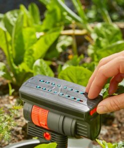 Gardena 38124 ZoomMaxx Oscillating Sprinkler on Metal Step Spike, Grey, Orange 2300 Sq. Ft. - ZoomMaxx 19 81jxEn3pSL