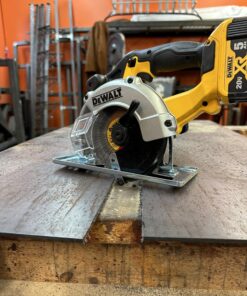 DEWALT 20V MAX* 5-1/2-Inch Circular Saw, Metal Cutting, Tool Only (DCS373B) 22 81lAVg5NmjL