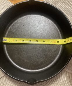 Lodge Cast Iron Skillet with Red Silicone Hot Handle Holder, 10.25-inch 41 81lnZIiOfsL