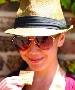 Triscuit Hint of Sea Salt Whole Grain Wheat Crackers, Vegan Crackers, 8.5 oz 32 81m5RE7MtSL