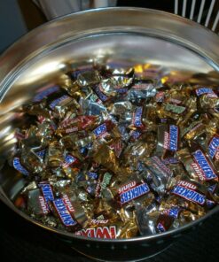 SNICKERS, TWIX, MILKY WAY & 3 MUSKETEERS Variety Pack Super Bowl Milk Chocolate Candy Bars Assortment, 240 Pieces Bag 36 81mhq63beEL