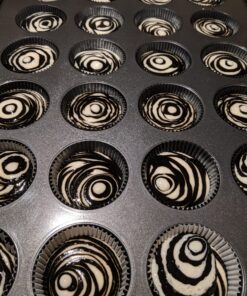 AmeriColor, Super Black, .75 Ounce Bottle, Soft Gel Paste Food Color 19 81mtuOQm0JL