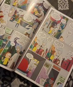 Rick and Morty Book One: Deluxe Edition (1) 33 81nKNGSTHlL
