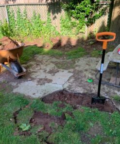 Fiskars Square Garden Spade Shovel - 46" - Steel Flat Shovel with D-Handle - Garden Tool for Digging, Lawn Edging, Pruning - Heavy Duty Weed Puller Tool - Black/Orange 35 81nfqpXDi9L