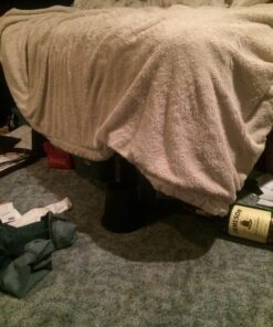 Honey-Can-Do STO-01004 Round Bed Risers, 5-Inch, Black 11 81ngvf7fxDL