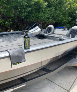 Boat Juice Boat Cleaning Kit - Exterior Boat Cleaner Water Spot Remover, Interior Boat Cleaner for Seats and Vinyl, 2 Microfiber Towels - Boat Cleaning and Detailing Supplies (Kit) 50 81pKzPNrr8L