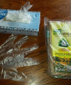 Disposable PE Plastic Clear Gloves, BPA, Rubber, Latex Free, For Safe Cooking Prep, Kitchen Preparation, And Food Serving And Service, Disposal Cleaning Poly/Polyethylene Gloves Size Large Box of 500 23 81pMfI65gzL