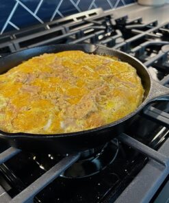 Lodge 10.25 Inch Cast Iron Pre-Seasoned Skillet – Signature Teardrop Handle - Use in the Oven, on the Stove, on the Grill, or Over a Campfire, Black 117 81pOckIwYSL