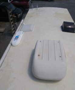 Camco RV and Trailer Refrigerator Roof Vent Cover for Dometic and Norcold Bases - Long Lasting and Durable Material, UV Stabilized (42160) Standard Packaging 45 81qWppqAqrL