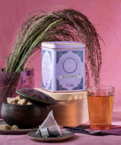 Harney & Sons Caffeinated Tea Tin Sachets, Black Currant, 20 Count 20 Count (Pack of 1) 19 81qiFrV9UiL