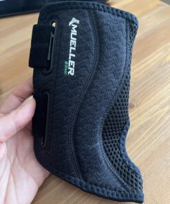 Mueller Sports Medicine Green Fitted Wrist Brace for Men and Women, Support and Compression for Carpal Tunnel Syndrome, Tendinitis, and Arthritis, Black Right Small/Medium (Pack of 1) 38 81qqAqPVsXL