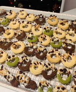 Kootek 42pcs Piping Bags and Tips Set, Cake Decorating Supplies Kits for Baking with 36 Numbered Frosting Icing Tips, 2 Reusable Pastry Bags, Easy Carry Storage Box and Other Baking Tools 42 81rPgmX31TL