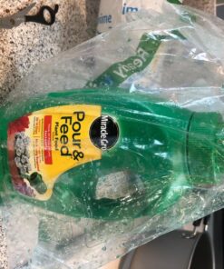 Miracle-Gro Pour & Feed Plant Food, Fertilizer Instantly Feeds Live Plants, For Outdoor & Indoor Plants in Containers, 32 oz. 19 81sVBUSUzL