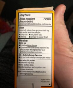 Amazon Basic Care 24 Hour Allergy Relief, Levocetirizine Dihydrochloride Tablets, 5 mg, Antihistamine, Relieves Sneezing, Runny Nose, Itchy Nose or Throat and Itchy, Watery Eyes, 80 Count 50 81sf0j5c5uL