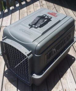 Petmate Sky Kennel Pet Carrier, 28 Inch, Made in USA 24.3"L x 18.3"W x 19.5"H 73 81u4RHz7kSL