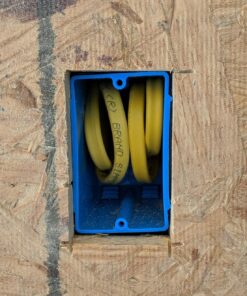 Calculated Industries 8105 Blind Mark Drywall Electrical Box Locator Tool – Powerful Rare-Earth Magnetic Targets (3) and Locator Kit 3 Targets + Case 46 81u6tgYNuML